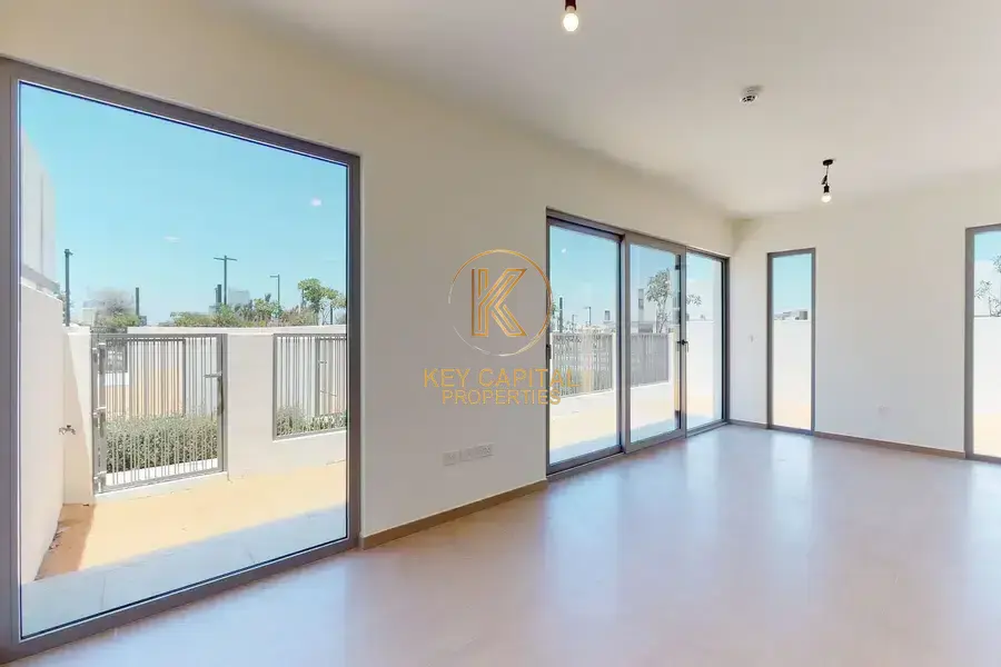 Corner Unit | Single Row | Close to Pool